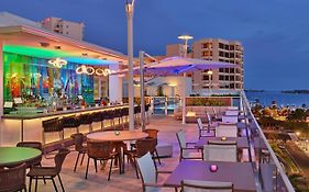 Art Ovation Hotel Sarasota Fl